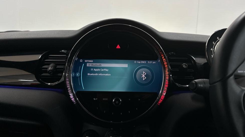 Bluetooth / Apple CarPlay 