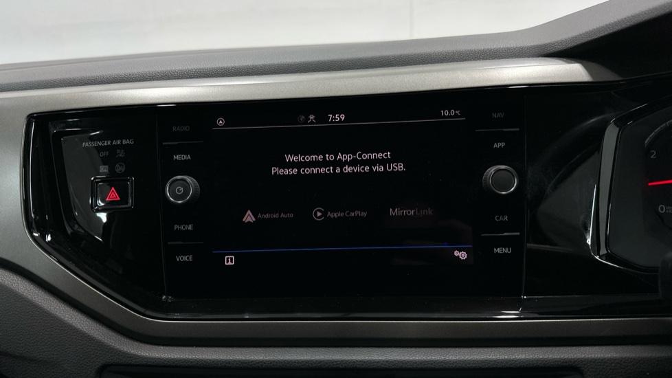 Apple Car Play & Android Auto