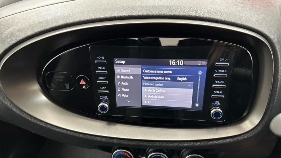 Apple Car Play & Android Auto