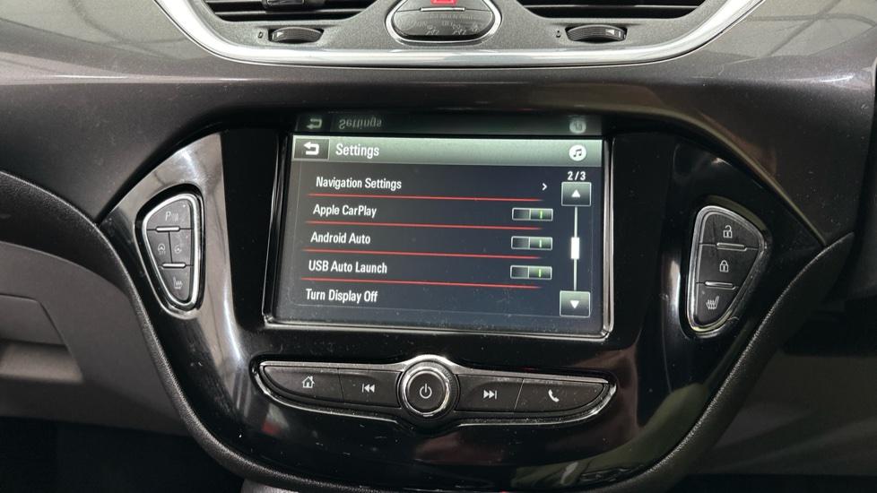 Apple Car Play & Android Auto