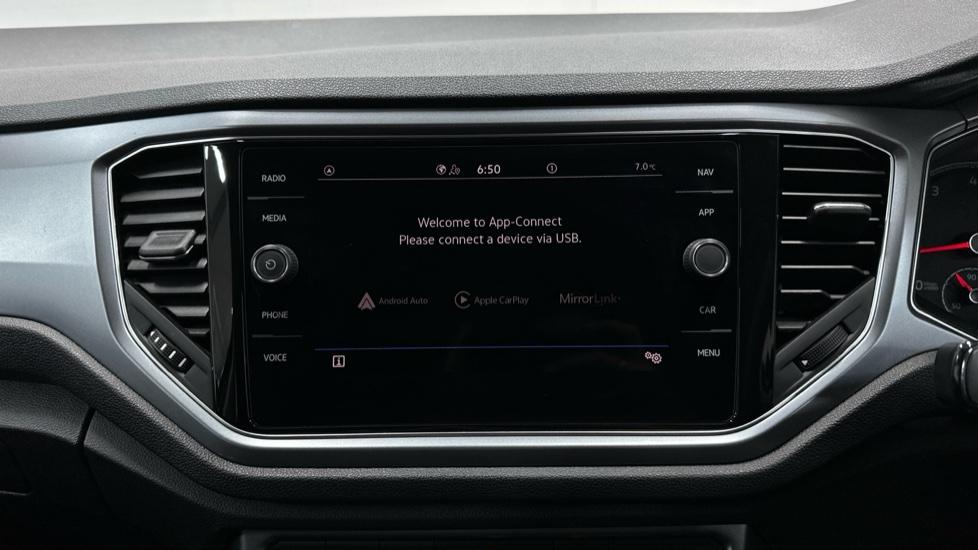 Apple Car Play & Android Auto