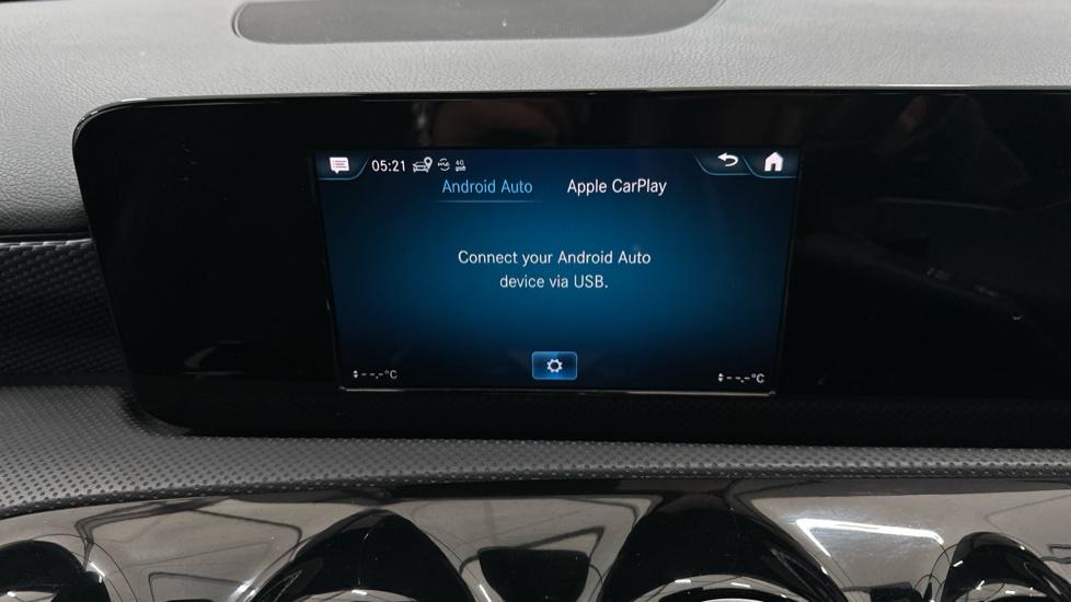 Apple Car Play & Android Auto