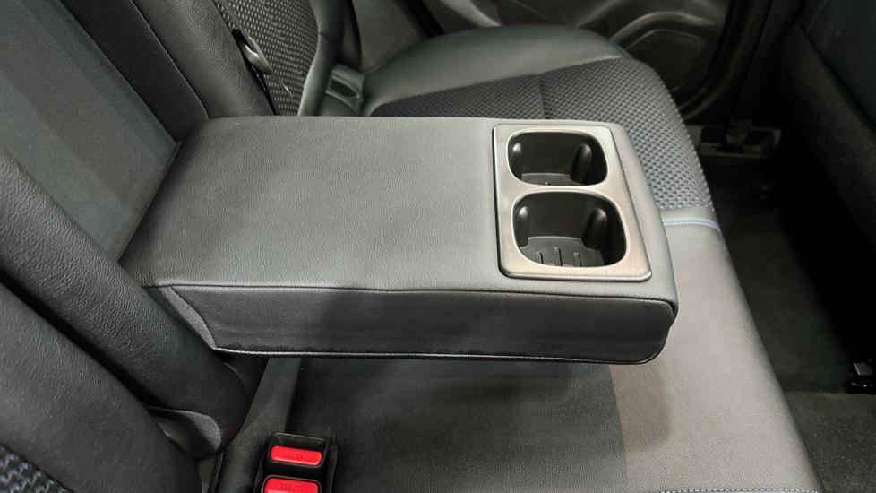 Rear Armrest/ Cup Holder