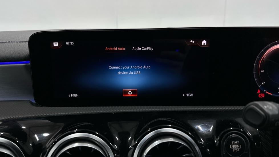 Apple Car Play & Android Auto