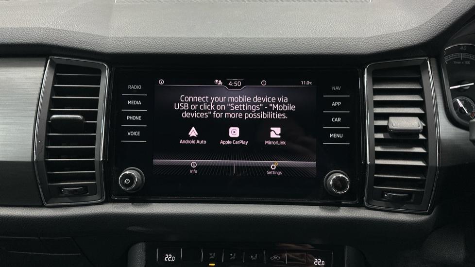 Apple Car Play & Android Auto