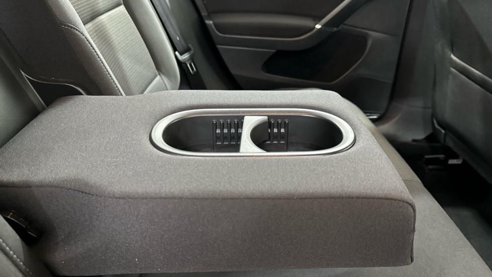 Rear Armrest/ Cup Holder