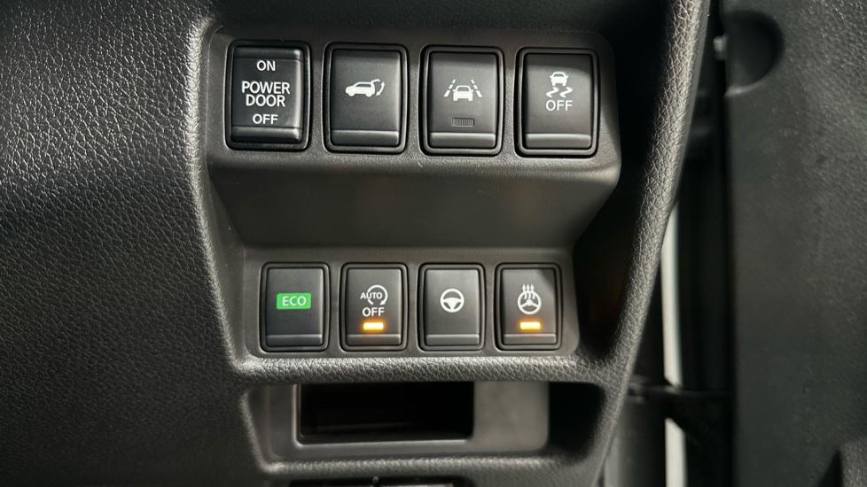 Heated Steering Wheel / Auto Stop Start  / Lane Assist 