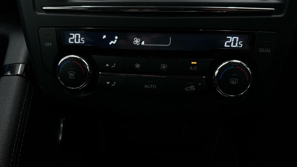 Air Conditioning /Dual Climate Control 