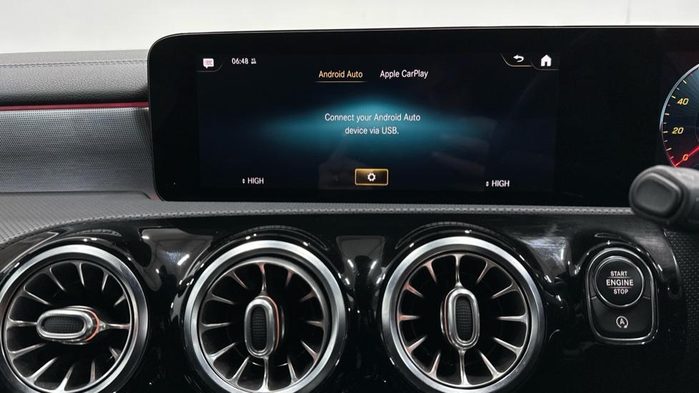 Apple Car Play & Android Auto