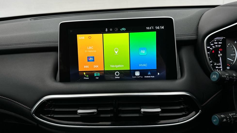 Apple Car Play & Android Auto