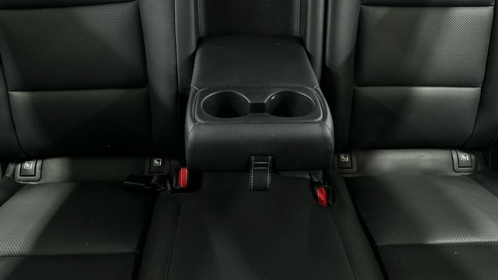 Rear Armrest/ Cup Holder