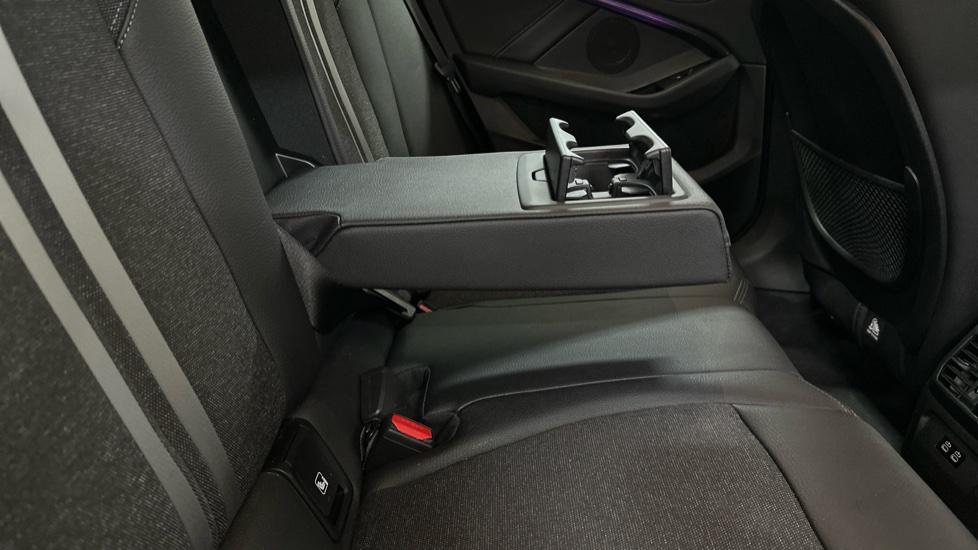 Rear Armrest/ Cup Holder