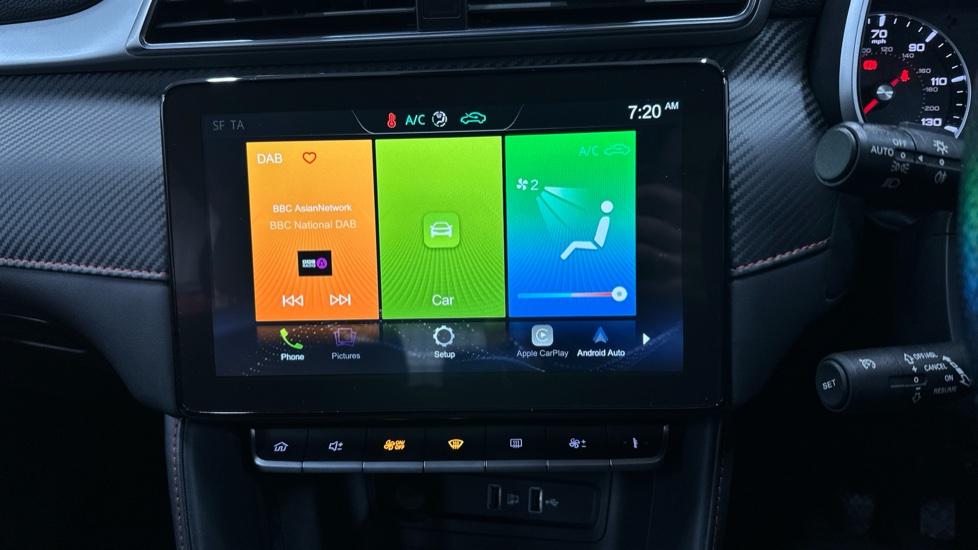 Apple Car Play & Android Auto