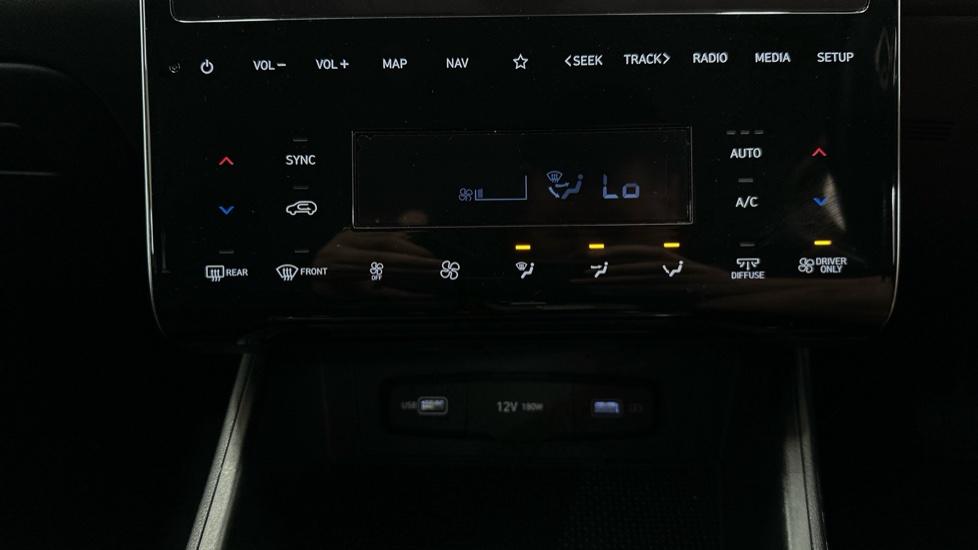 Dual Climate Control / Air Conditioning 