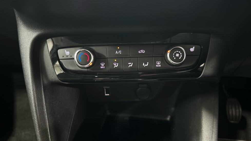 Air Conditioning / Heated Seats