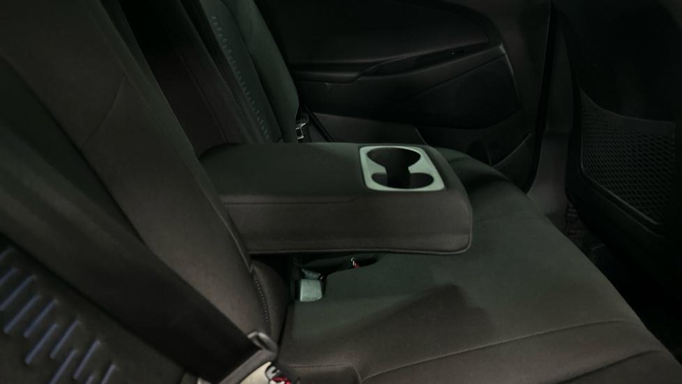 Rear Armrest/ Cup Holder