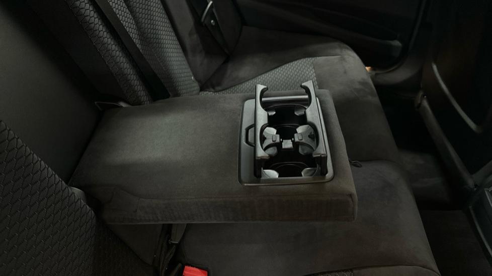 Rear Armrest/ Cup Holder