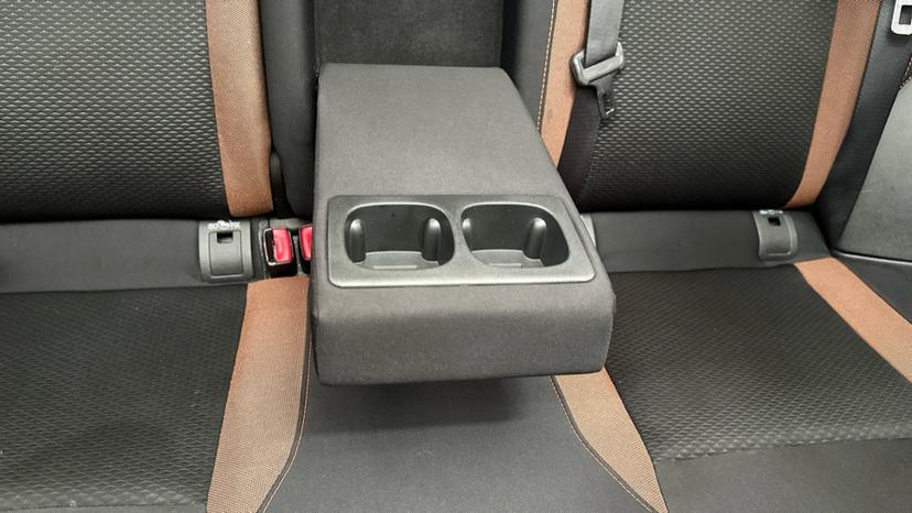 Rear Armrest/ Cup Holder