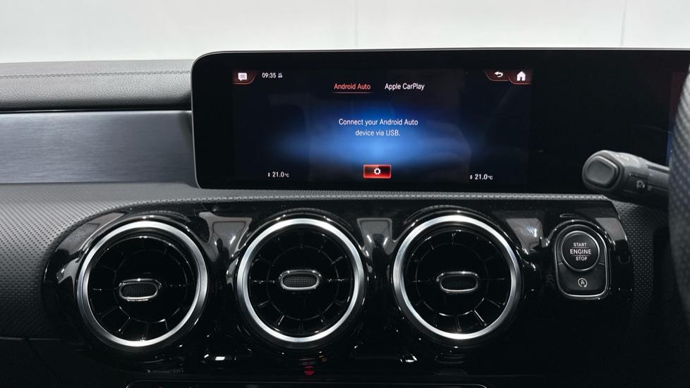 Apple Car Play & Android Auto