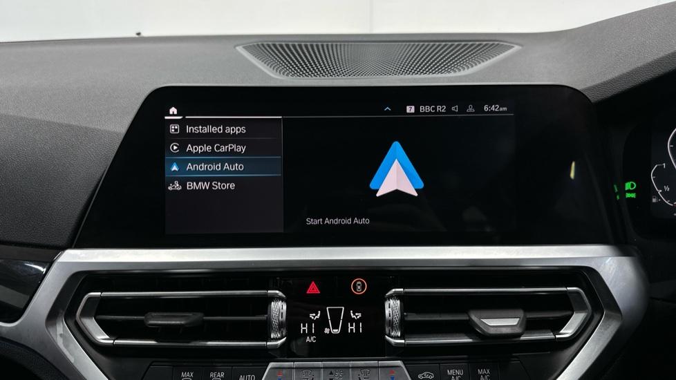 Apple Car Play & Android Auto