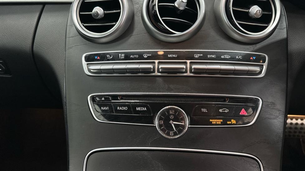 Air Conditioning /Dual Climate Control 