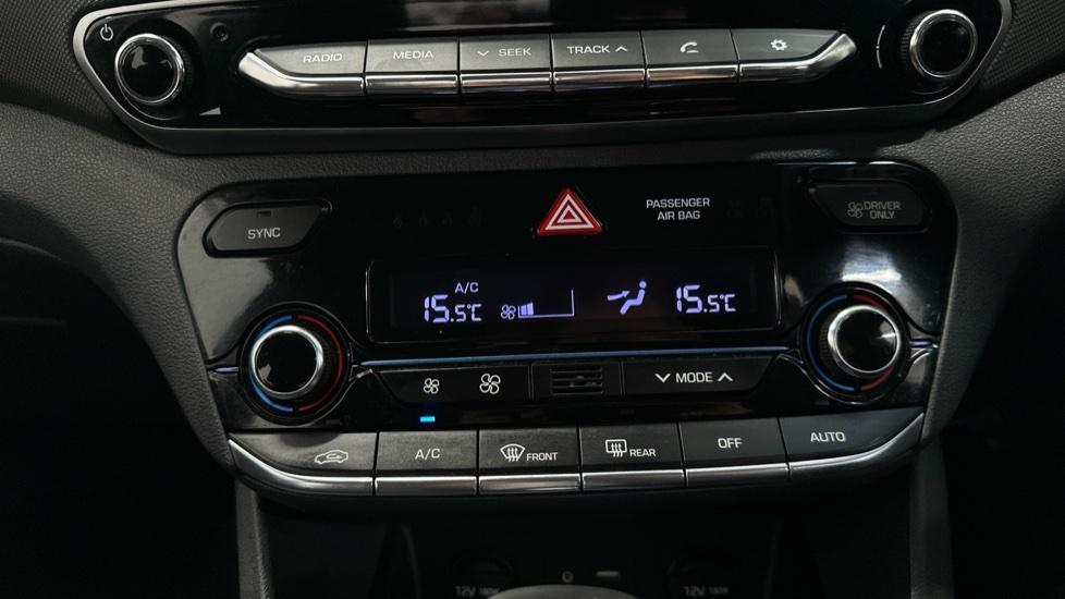 Air Conditioning /Dual Climate Control 