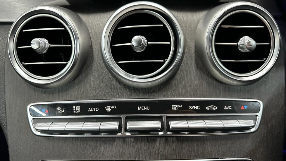 Air Conditioning /Dual Climate Control 