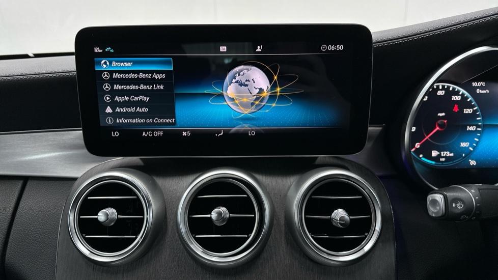 Apple Car Play & Android Auto