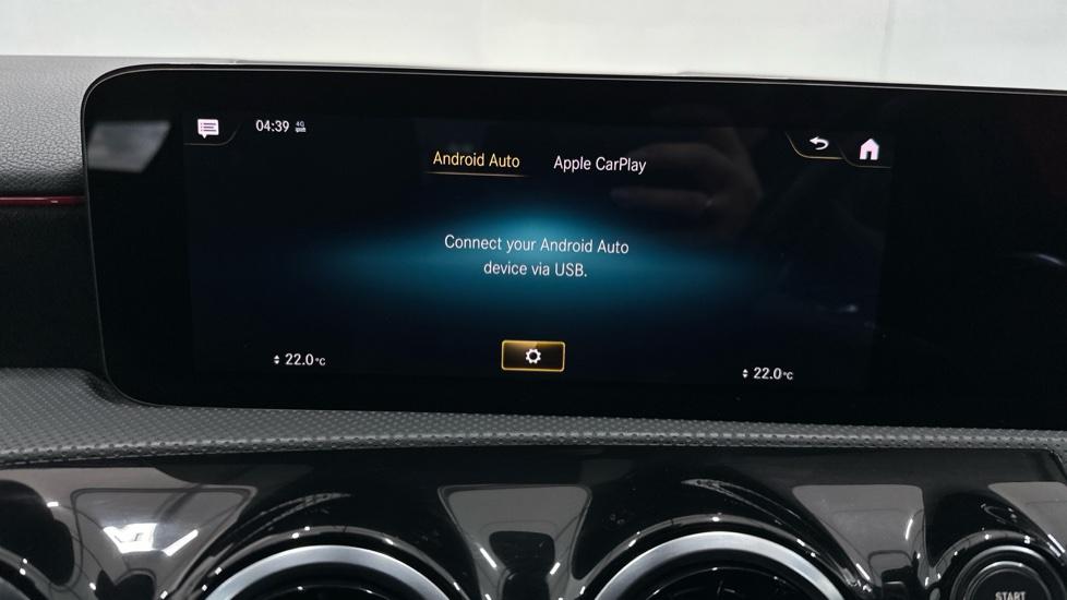 Apple Car Play & Android Auto