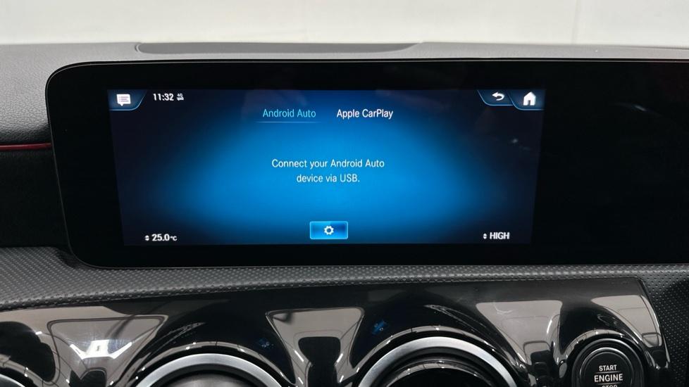 Apple Car Play & Android Auto