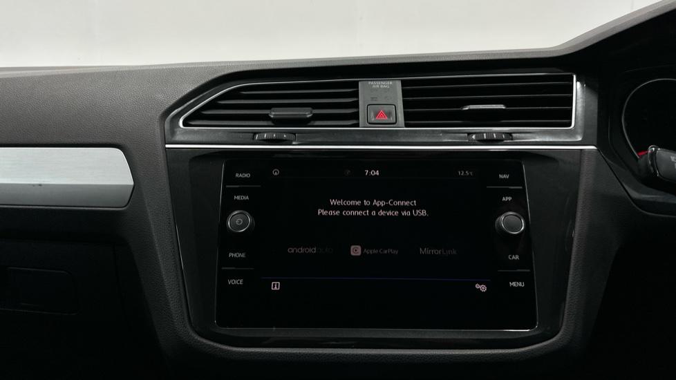 Apple Car Play & Android Auto