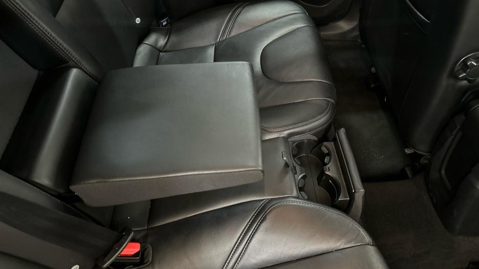 Rear Armrest/ Cup Holder