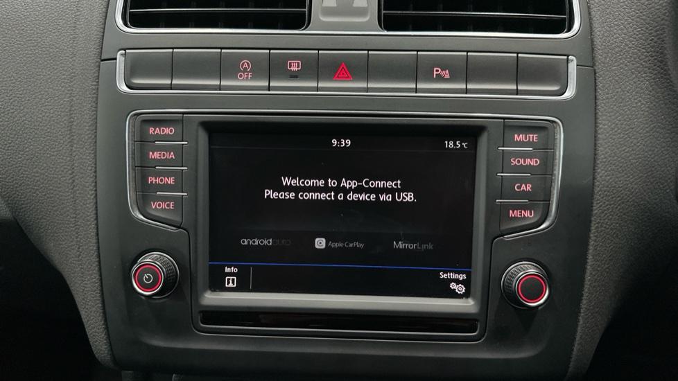 Apple Car Play & Android Auto