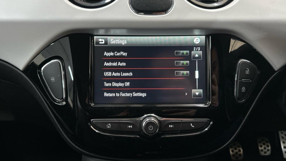 Apple Car Play & Android Auto