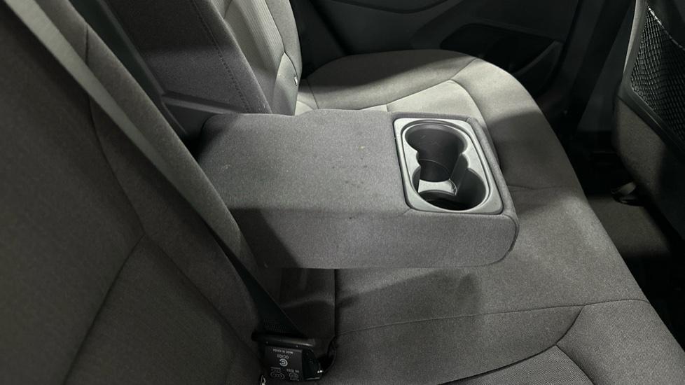 Rear Armrest/ Cup Holder