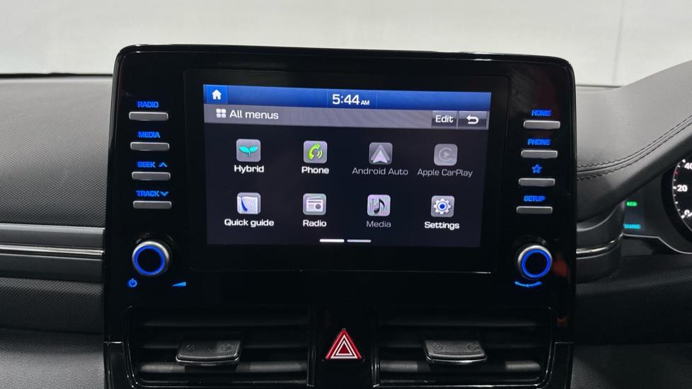 Apple Car Play & Android Auto