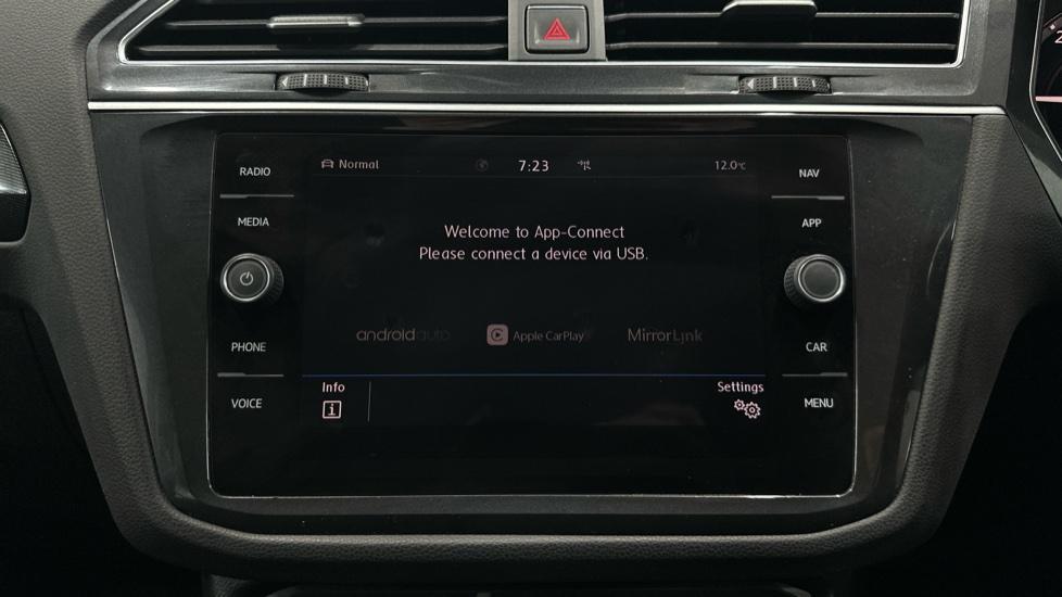 Apple Car Play & Android Auto