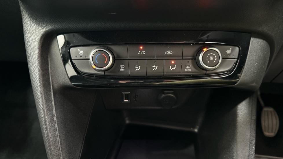 Air Conditioning / Heated Seats