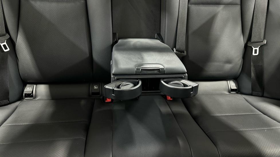 Rear Armrest/ Cup Holder