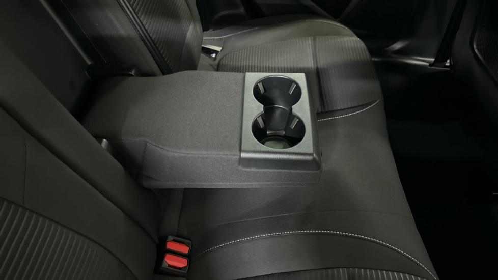 Rear Armrest/ Cup Holder