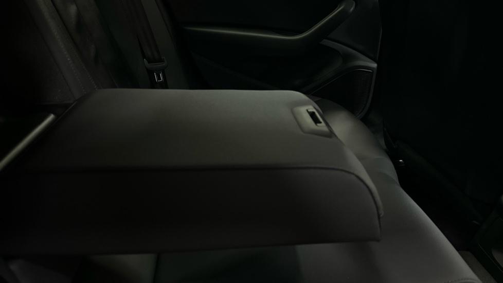 Rear Armrest/ Cup Holder