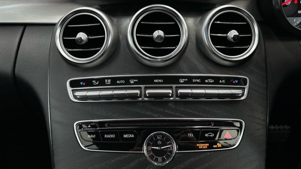 Air Conditioning /Dual Climate Control 