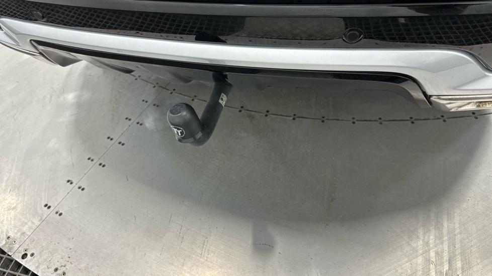 Rear Parking Sensors / Tow Bar