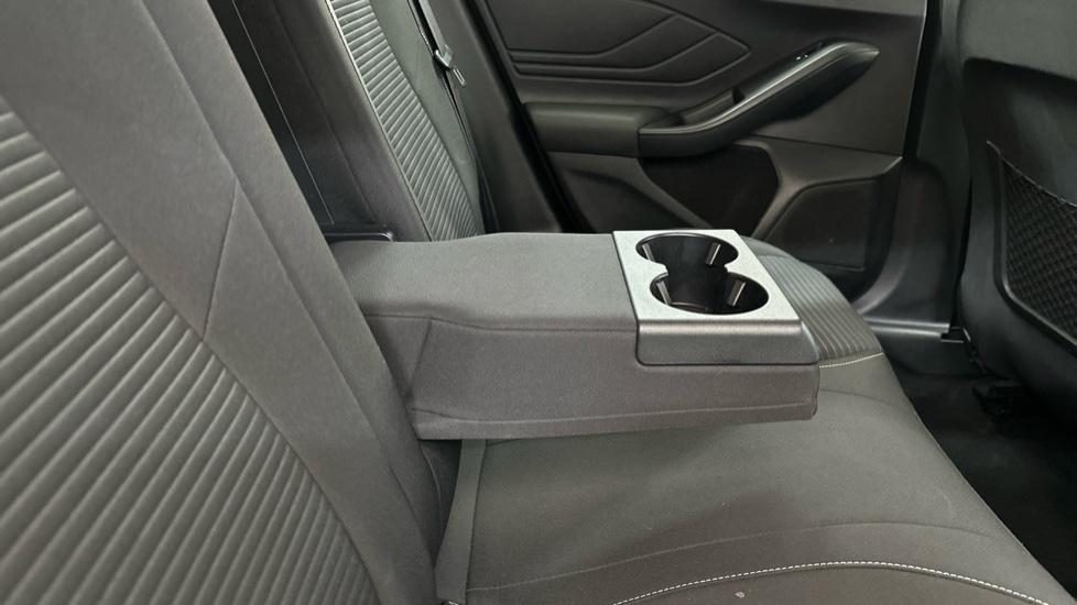 Rear Armrest/ Cup Holder