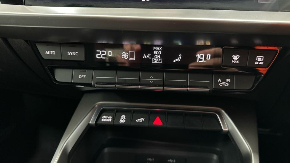 Air Conditioning /Dual Climate Control 