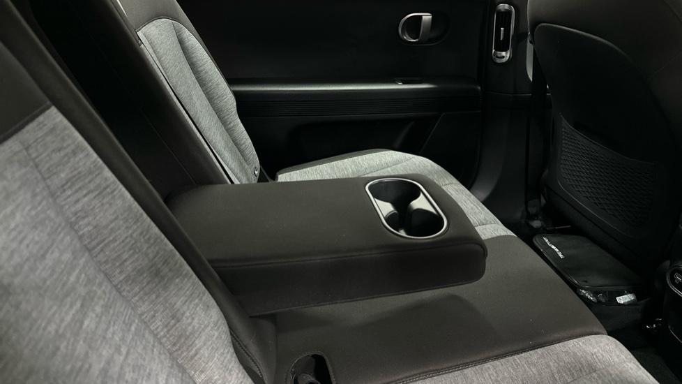 Rear Armrest/ Cup Holder