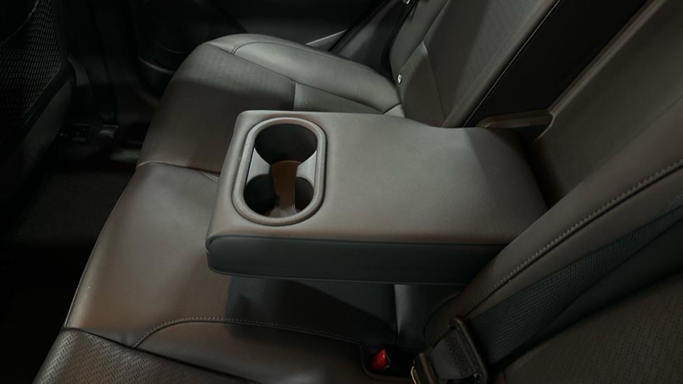 Rear Armrest/ Cup Holder