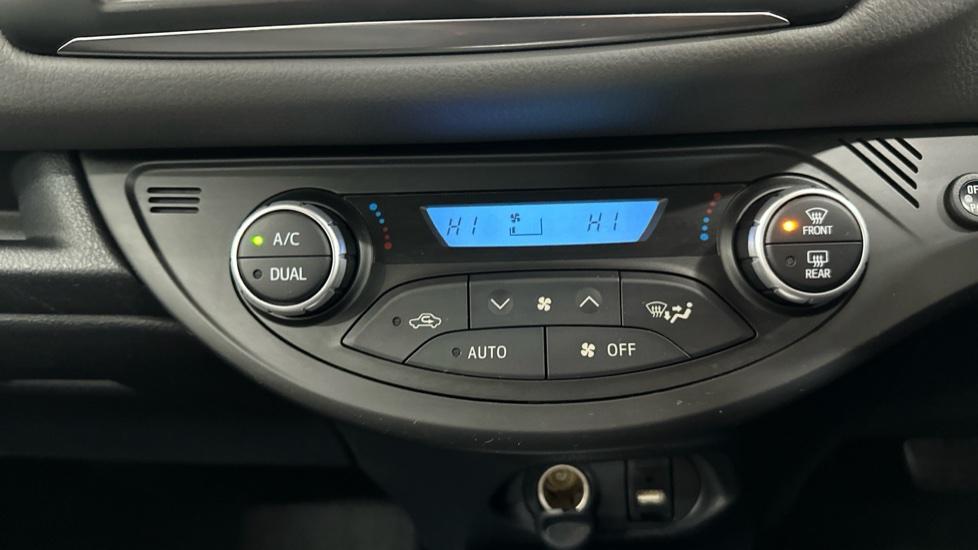 Air Conditioning /Dual Climate Control 