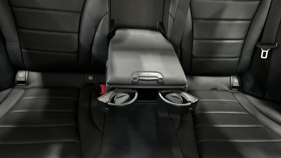 Rear Armrest/ Cup Holder