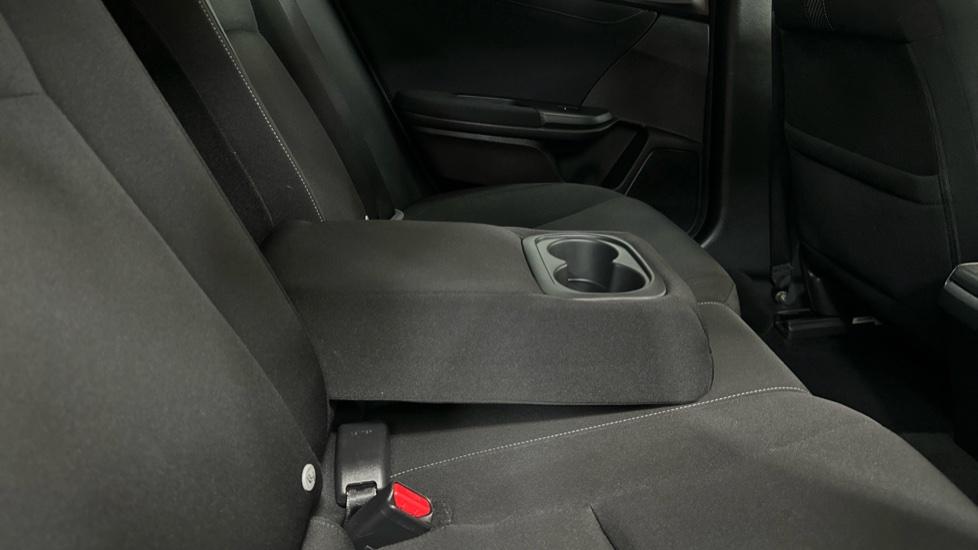 Rear Armrest/ Cup Holder